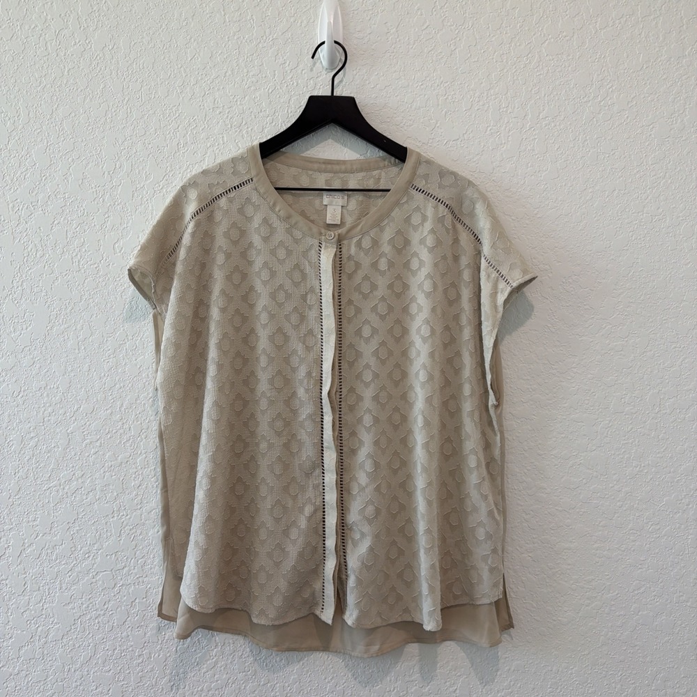 Chicos Button Front Cream Tan Textured Cap Sleeve Top Size Xl